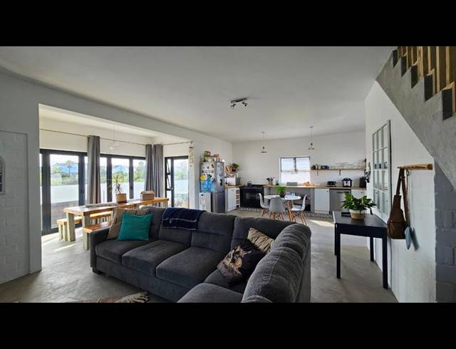 4 BEDROOM HOUSE FOR SALE IN GOLDEN MILE